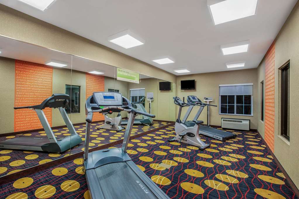La Quinta Inn & Suites by Wyndham Conway - photo 12