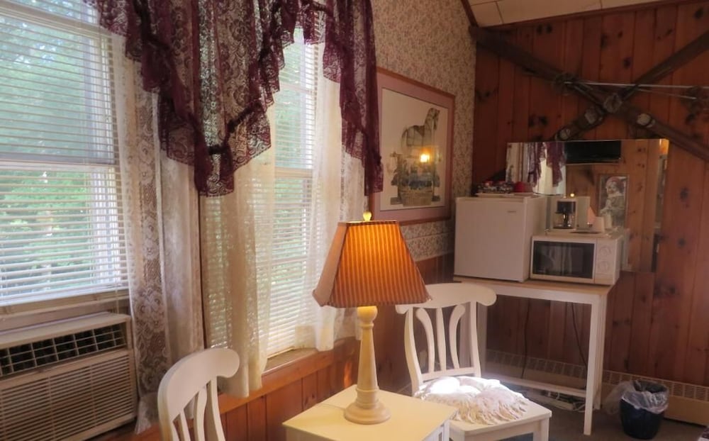 Lake Winnipesaukee Motel - photo 28