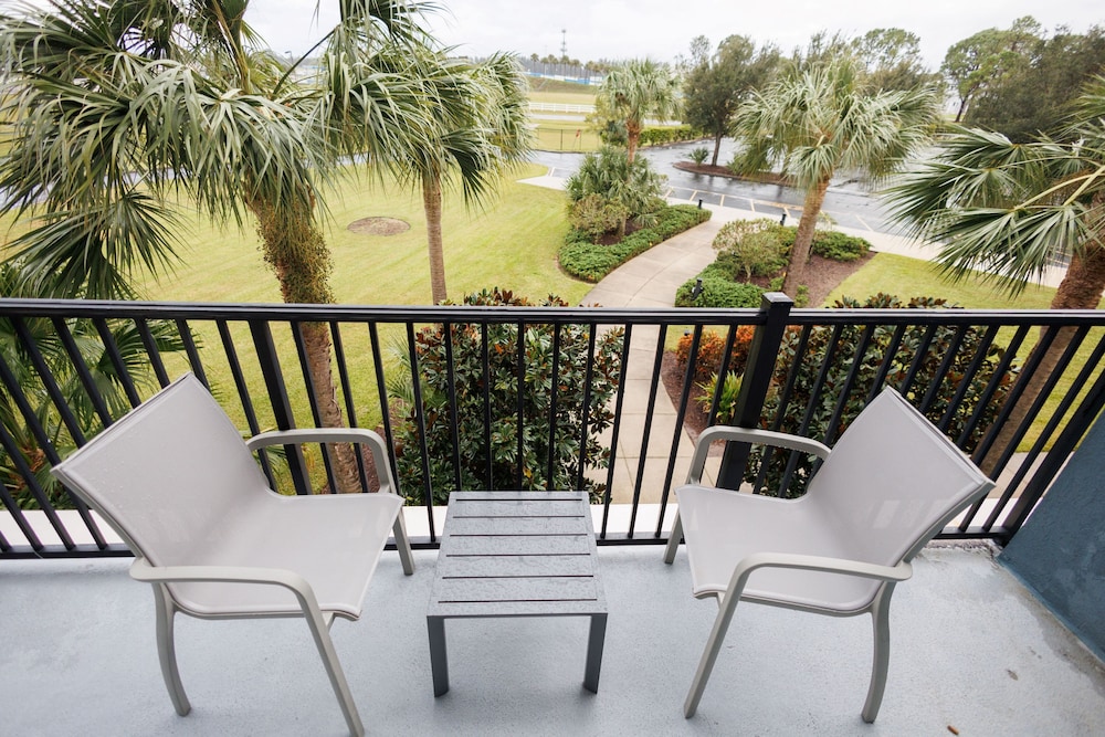 SEVEN Sebring Raceway Hotel - photo 18