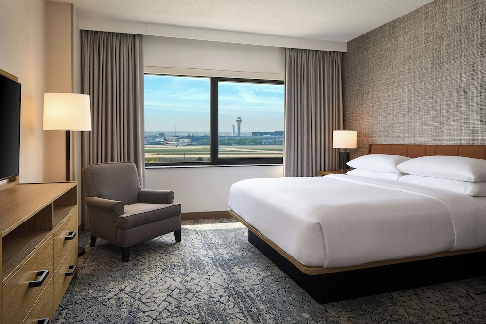 Sheraton Suites Chicago O'Hare - carbon neutral hotel in Rosemont