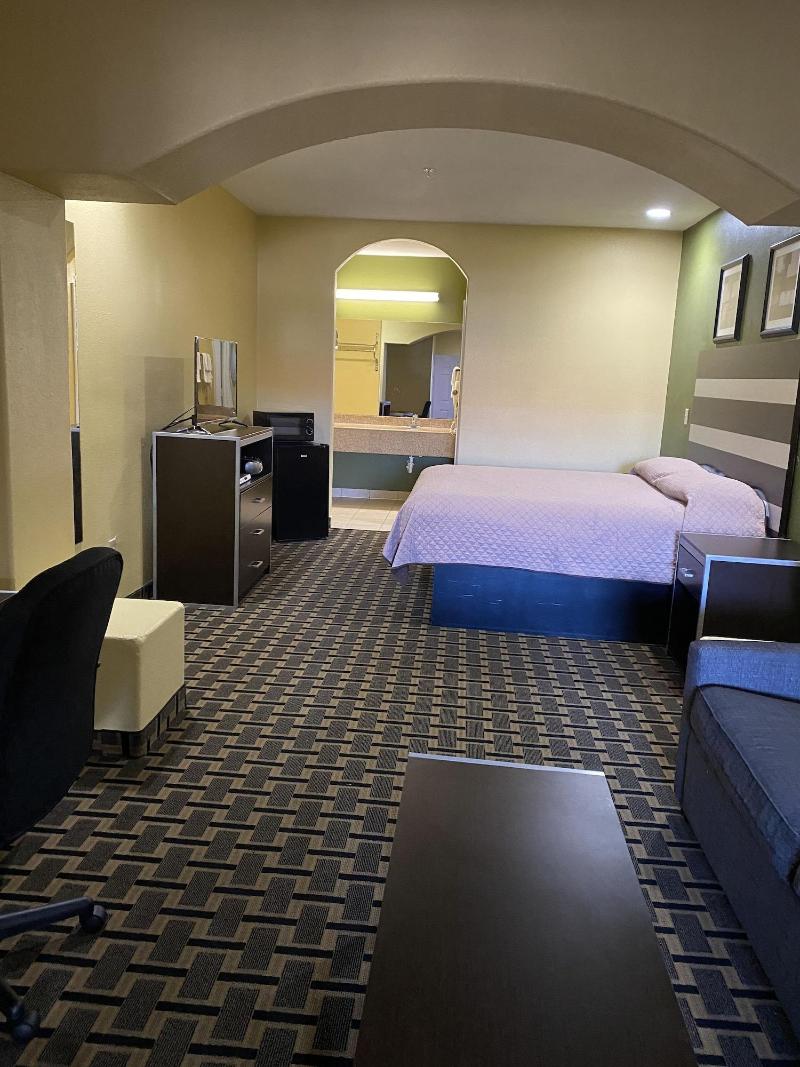 Redwood Suites - photo 6