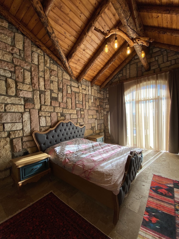 Iznik Tas Mahal Hobbit Evleri in Iznik, Turkey