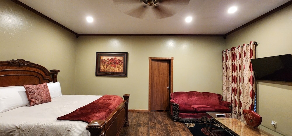 The Whispering Pines Inn Bed & Breakfast - photo 24