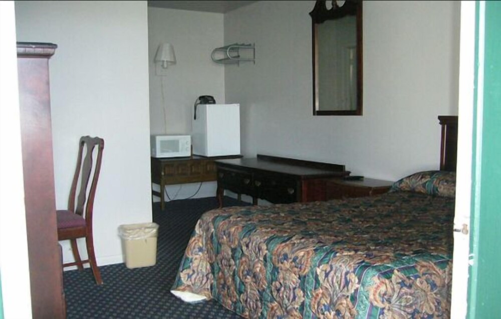 Surrey Motel - photo 8