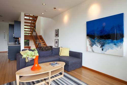 Bridge View Loft Townhouse — 4-Star Luxury Hotel in Hood River, United States