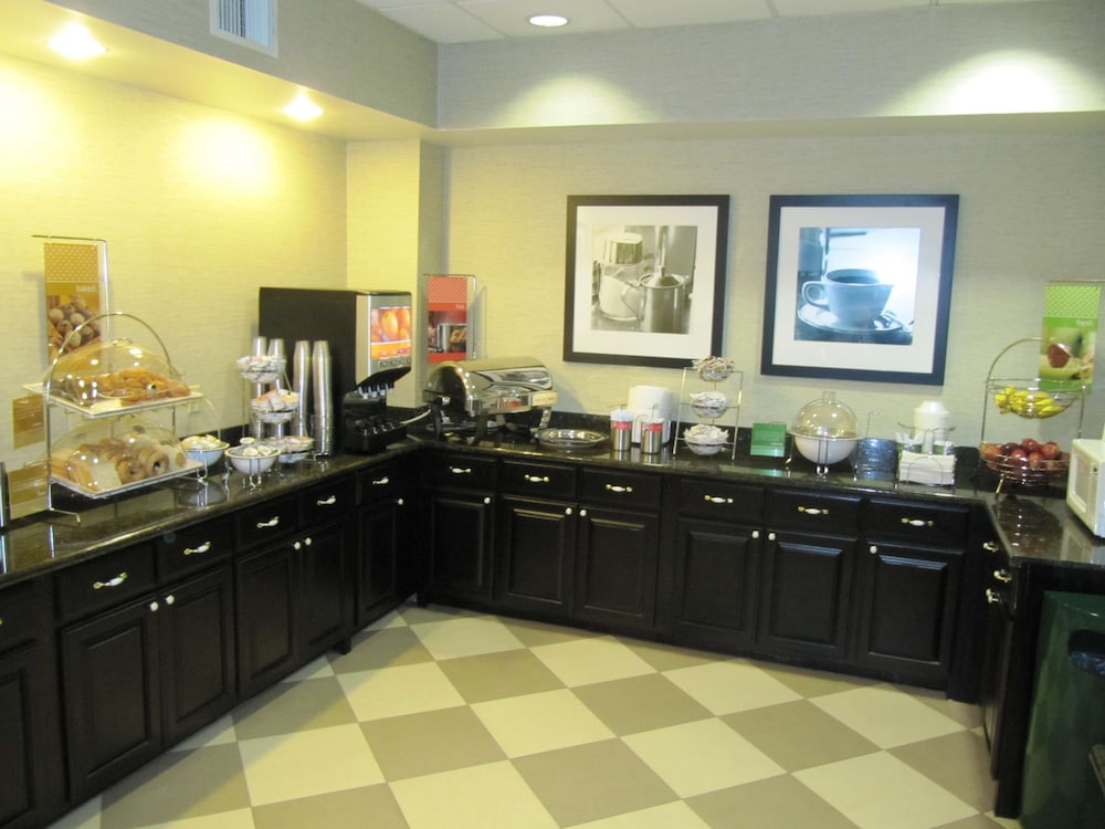 Hampton Inn Lindale Tyler - photo 34