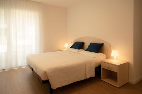 Holiday Apartments Giulia Blue — 4-Star Luxury Hotel in Dro, Italy