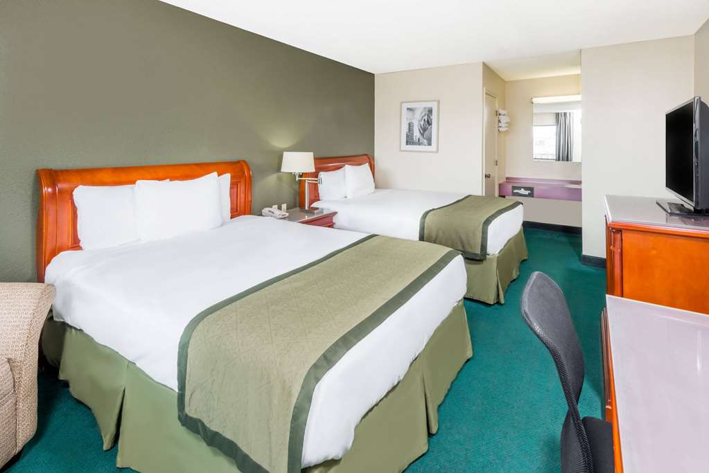Days Inn by Wyndham Hannibal - photo 13