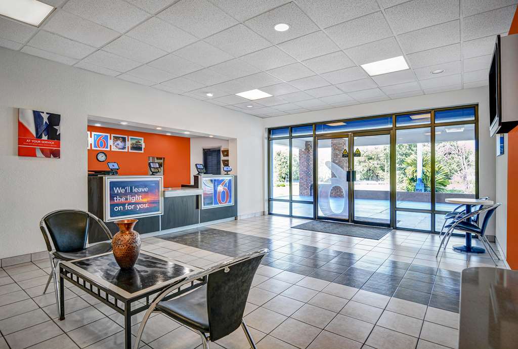 Motel 6 Tallahassee FL Downtown - photo 23