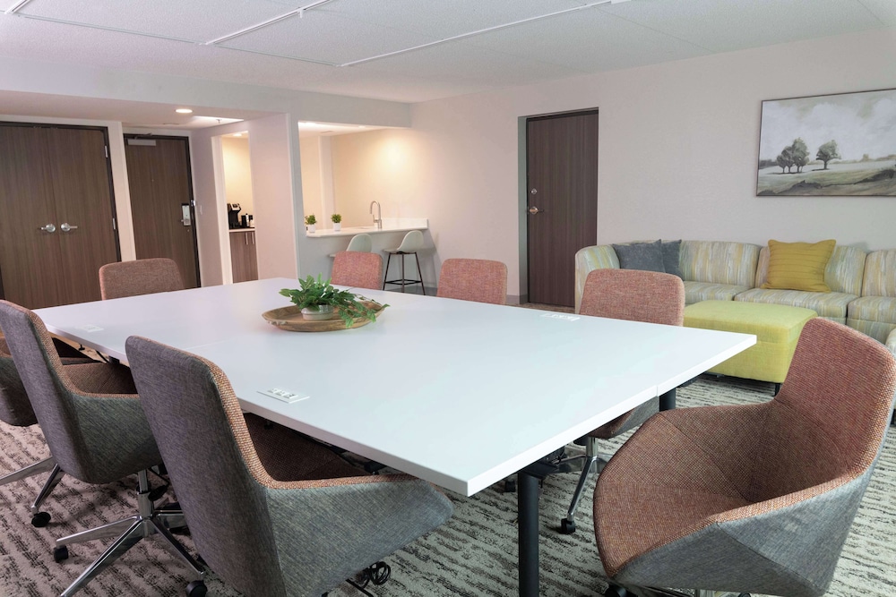 Hilton Garden Inn Des Moines Airport - photo 41