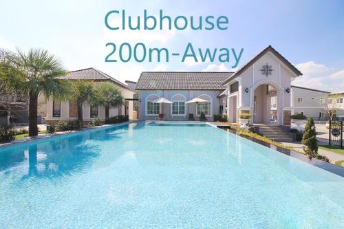 Garden House for 11 Guests near Safari World with Pool Access — 4-Star Luxury Hotel in Bangkok, Thailand
