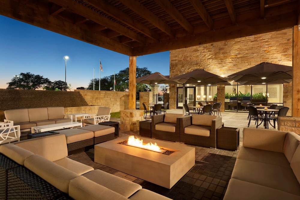 Embassy Suites by Hilton San Antonio Brooks Hotel & Spa - photo 49