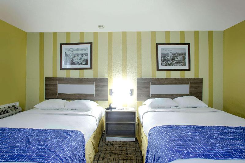 Travelodge by Wyndham Phoenix Downtown - photo 30