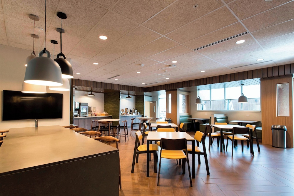 Fairfield Inn & Suites by Marriott Philadelphia Valley Forge Great Valley - photo 46