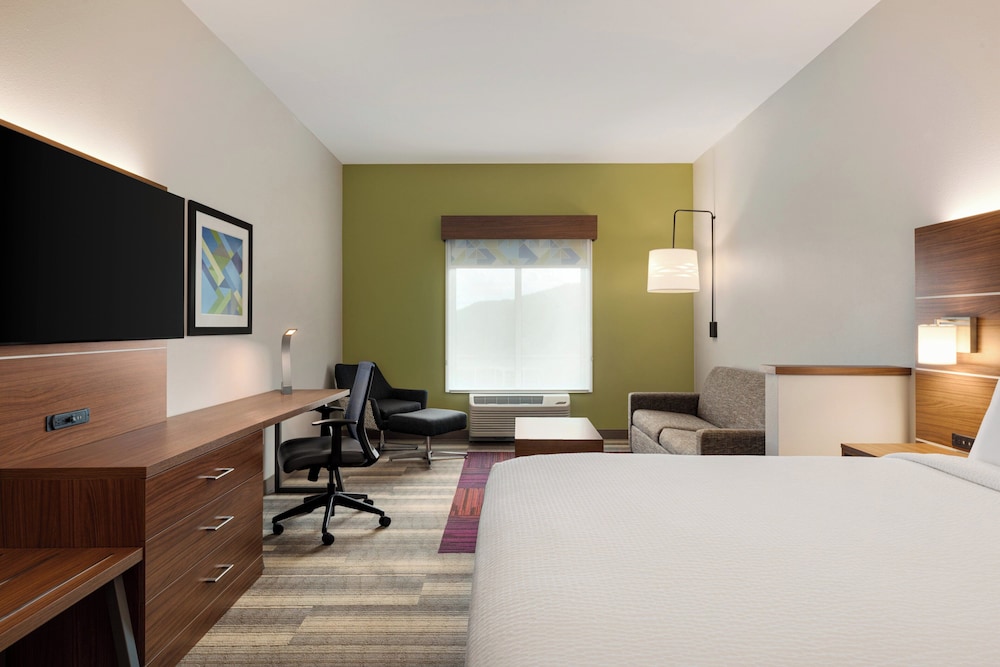 Holiday Inn Express And Suites Dalton Walnut Ave - photo 7
