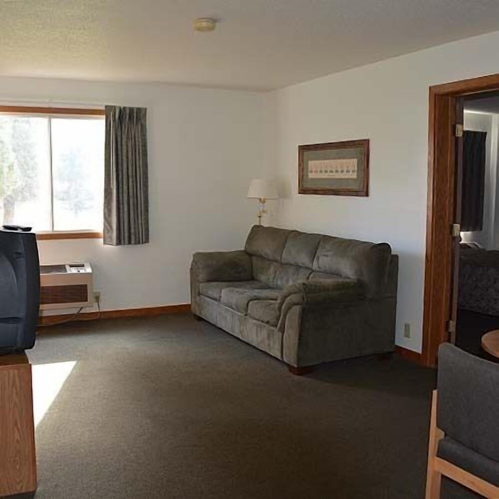 Nisswa Hotel and Suites - photo 34