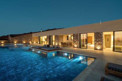Arion Aesthesis Villa Free Heated Pool in April — 4-Star Luxury Hotel in Chania, Greece