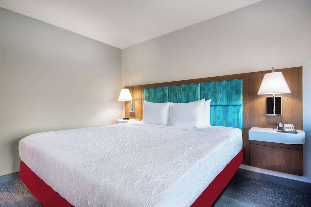 Hampton Inn East Aurora - photo 6