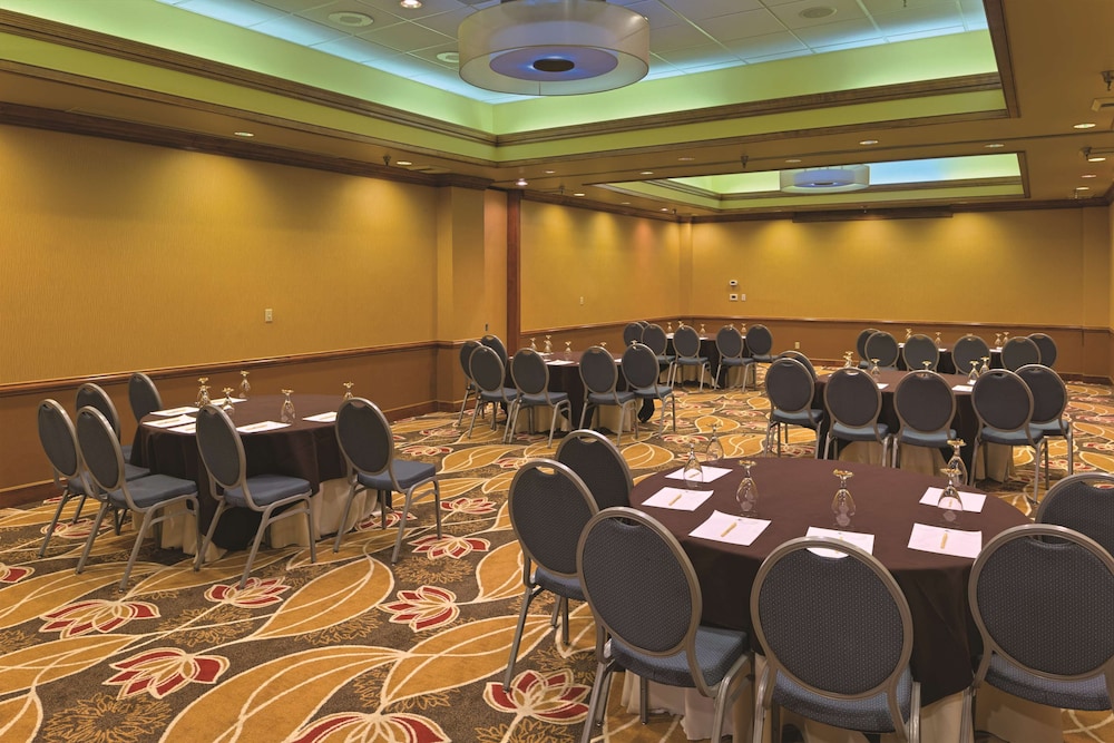 DoubleTree by Hilton Asheville Biltmore - photo 80