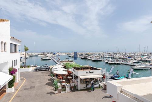 Puerto Banus Marbella Spain Large 3 Bedroom 280m2 Apartment 218 — 4-Star Luxury Hotel in Marbella, Spain