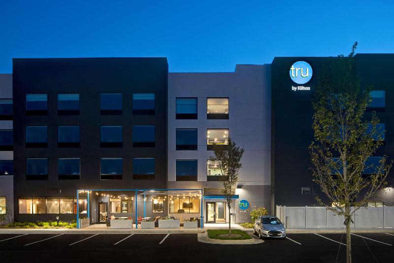 Tru by Hilton Manassas - photo 2
