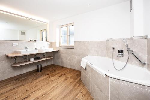 Ferienwohnung Elmau — 4-Star Luxury Hotel in Garmisch-Partenkirchen, Germany
