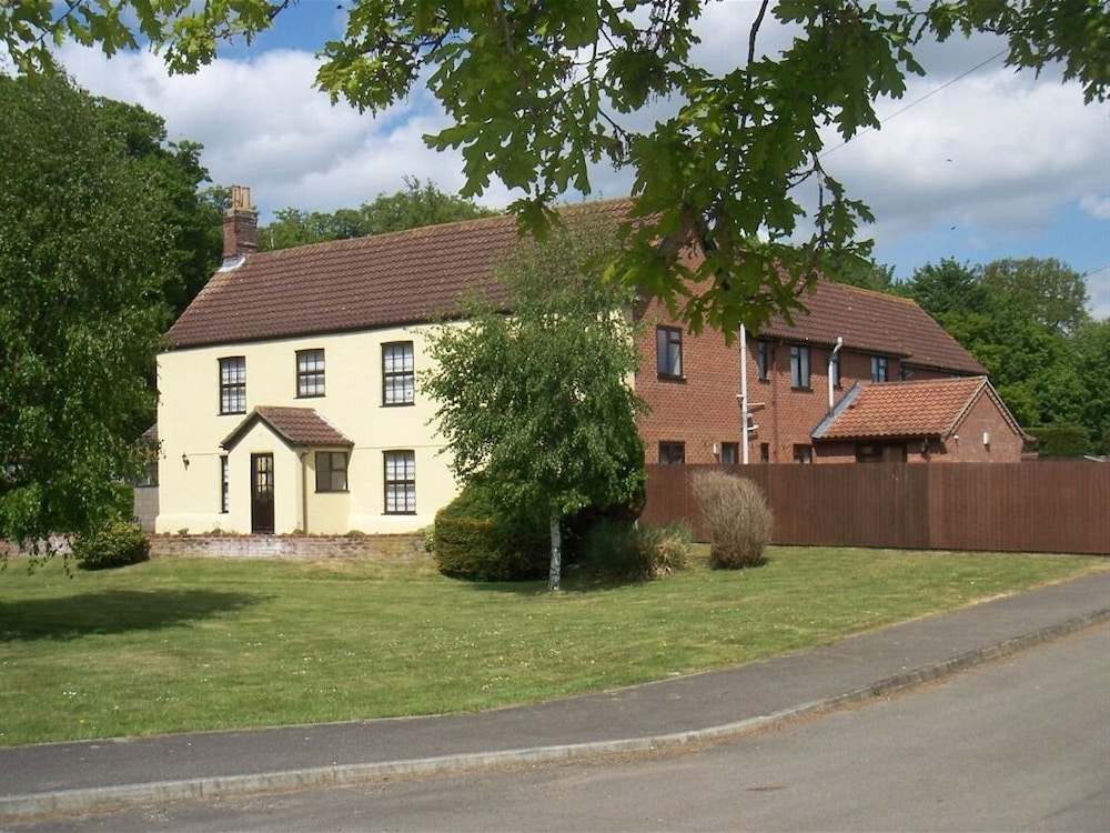 Church Farm — 4-Star Luxury Hotel in Norwich, United Kingdom