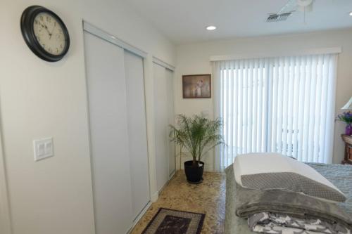 7 Bedroom Home With Fenced Yard