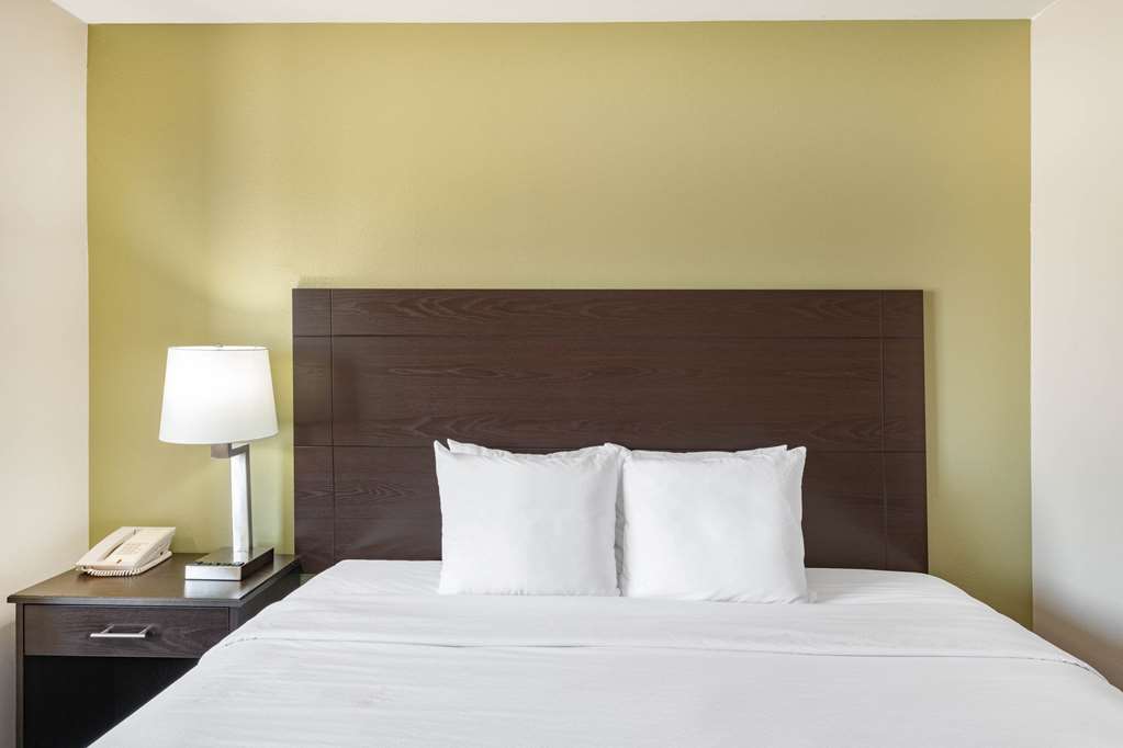 Baymont by Wyndham Farmington - photo 25