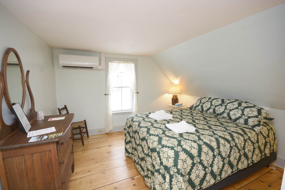 Brook Road Inn - photo 11