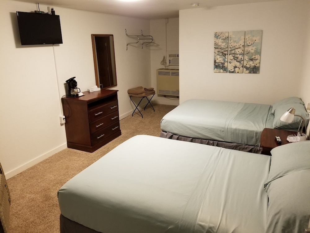 Lake Land Inn — hotel in Whitehall