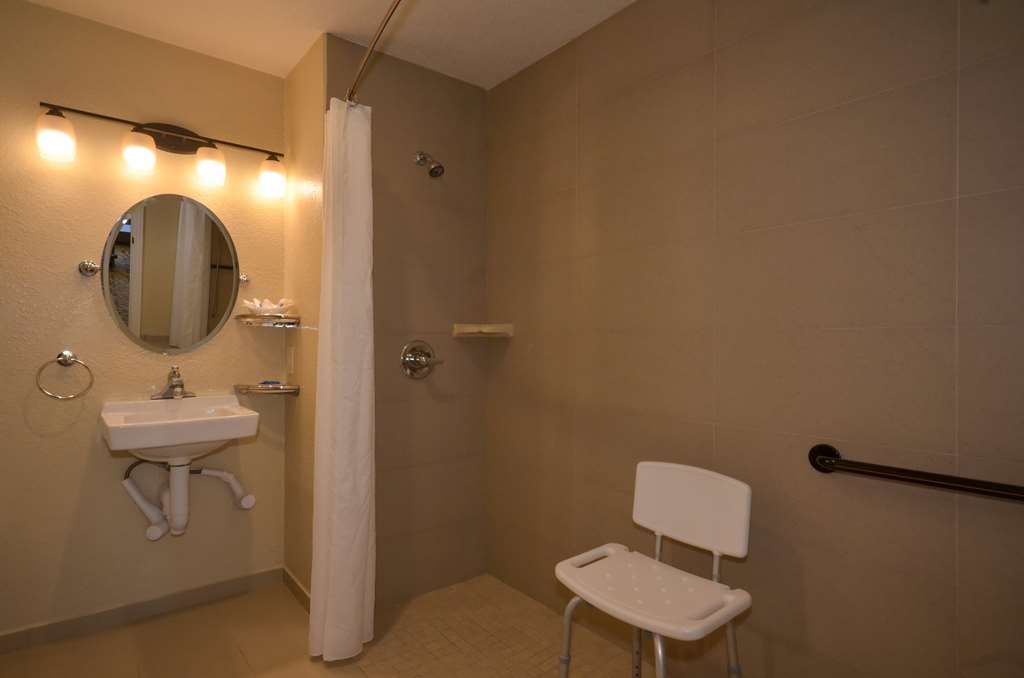 Best Western The Inn & Suites Pacific Grove - photo 29