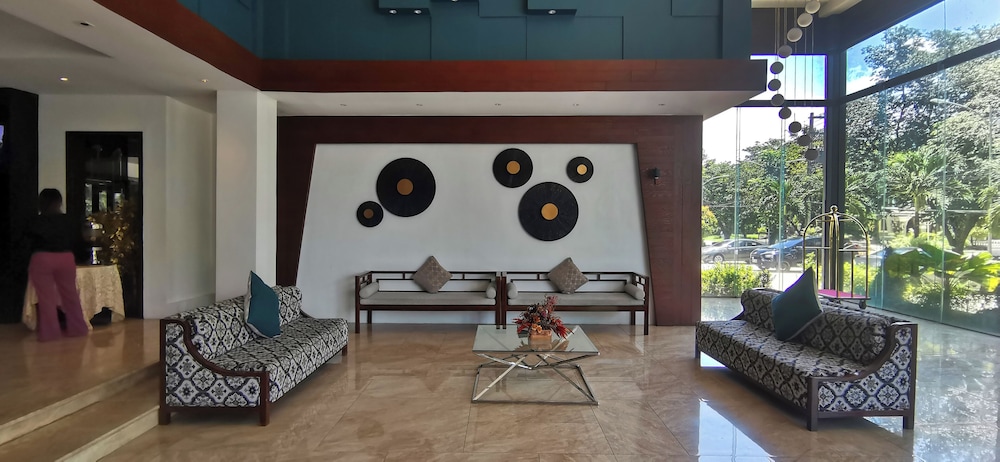 Sunday Hevea Hotel and Resort — Angeles City — photo 2