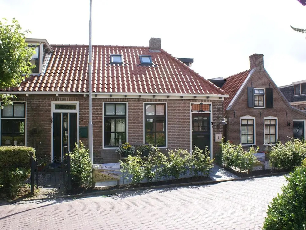 Fantastic luxury vacation home and next to the Wadden Sea — 4-Star Luxury Hotel in Ternaard, Netherlands