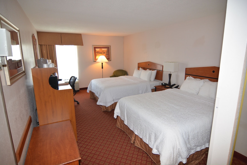 Hampton Inn Greeneville - photo 2
