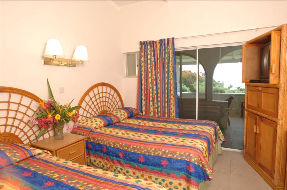 Wave Crest Suites — Saint George's — photo 4