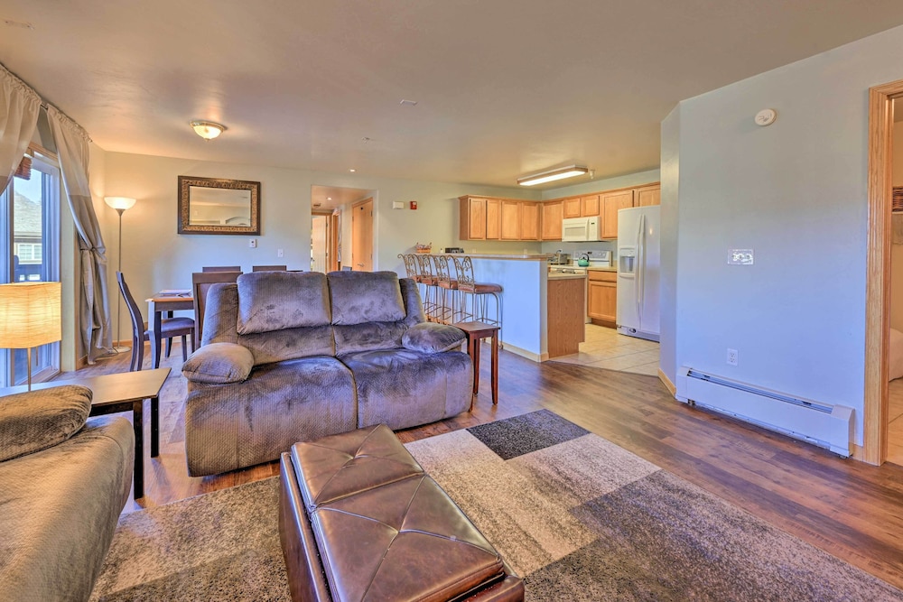 Steamboat Home w Garage 1 Mi to Ski Resort - photo 4