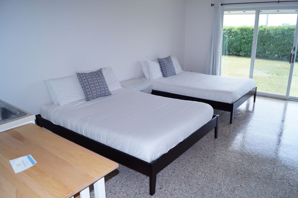 Montauk Bungalows - photo 8