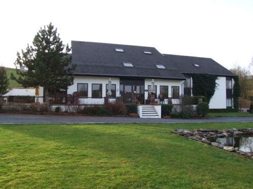 Hôtel L'espine - carbon neutral hotel in Houffalize