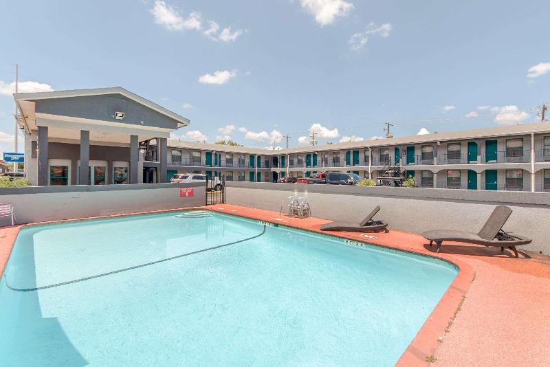 Rodeway Inn University Downtown - photo 40