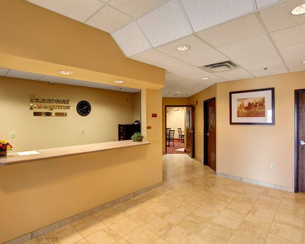 Rodeway Inn & Suites - photo 4