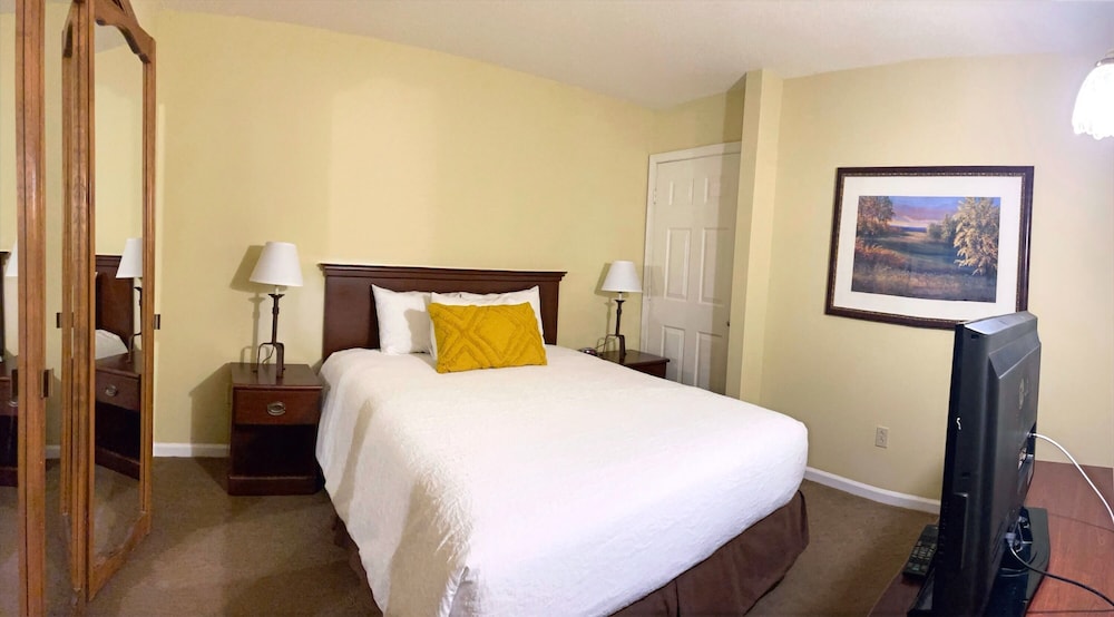 The Central Downtown Inn & Suites - photo 12