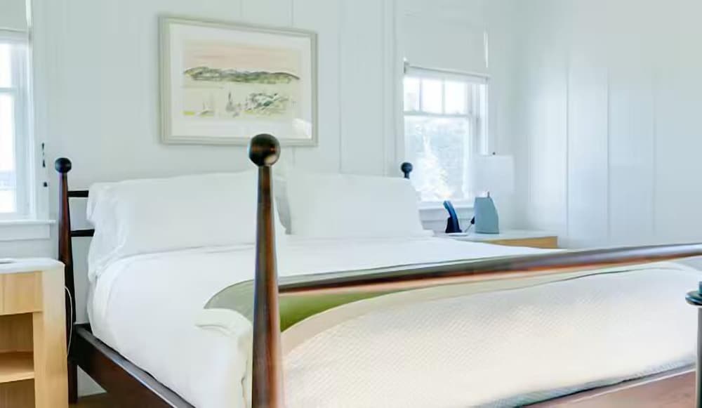 Canoe Place Inn and Cottages - photo 30