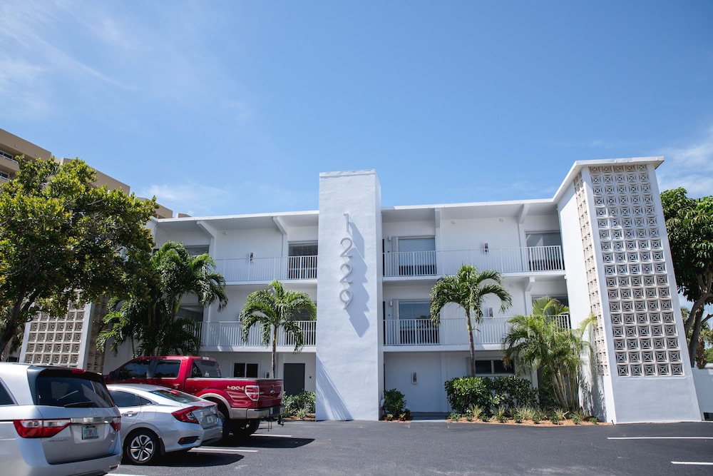1229 Apartments at Beachcomber Resort - photo 10