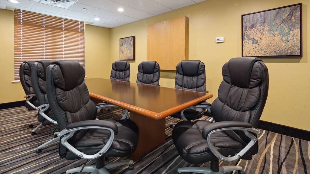 Best Western Plus Birmingham Inn & Suites - photo 18