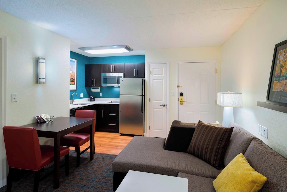 Residence Inn by Marriott Boston Framingham - photo 8