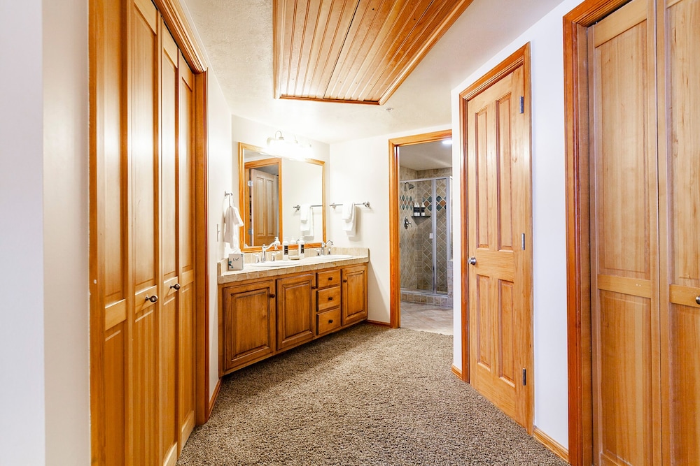The Caledonian by All Seasons Resort Lodging - photo 218