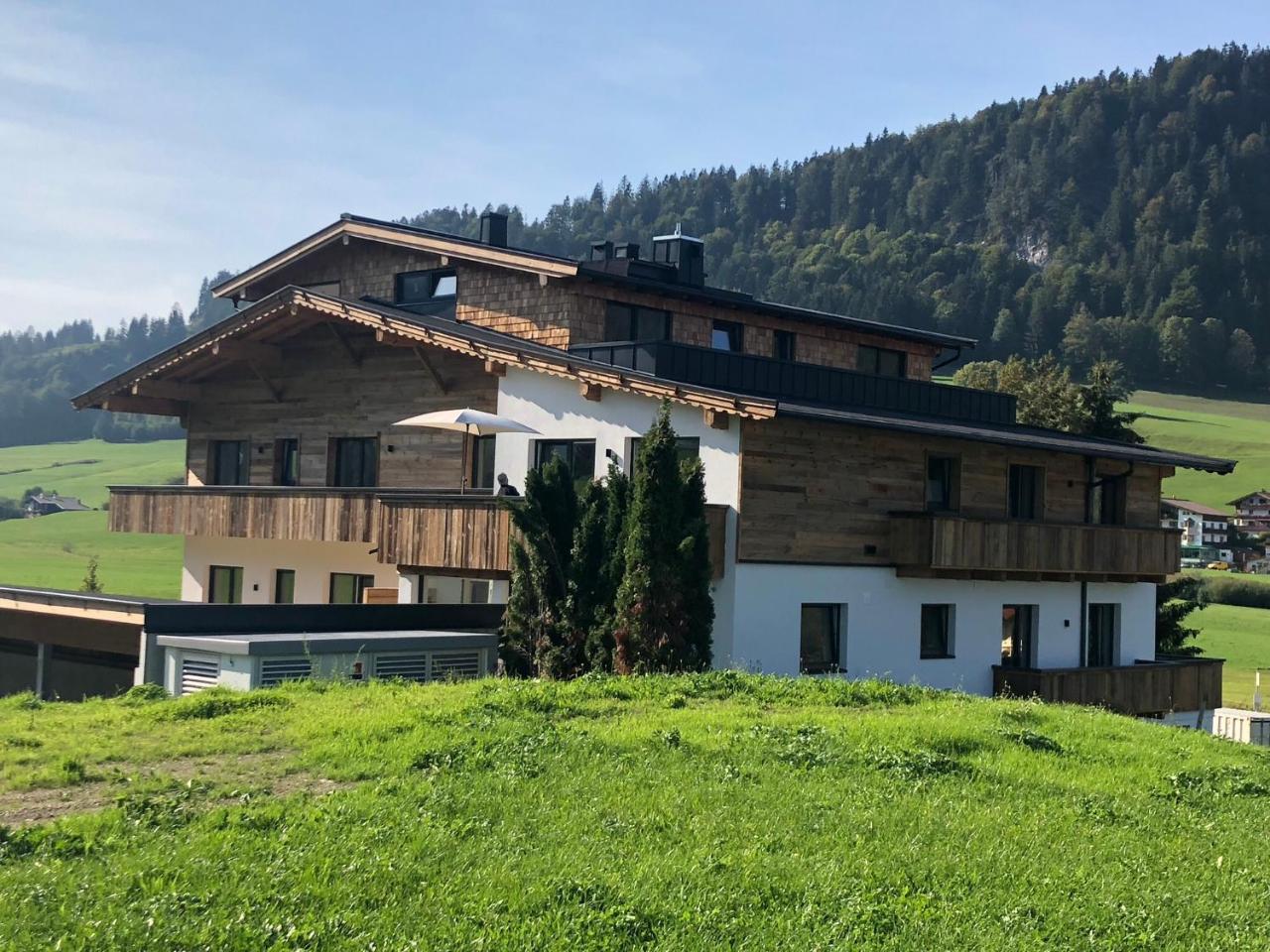 Luxus Wohnung Living 9 — 4-Star Luxury Hotel in Walchsee, Austria