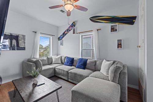 Near Downtown Heights Apt Yard Terrace WiFi Desk — 4-Star Luxury Hotel in Houston, United States