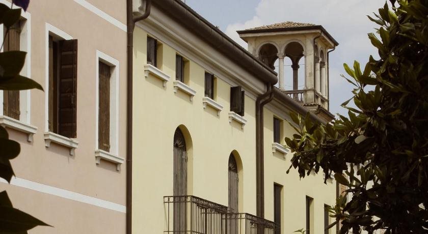 Ca' De Memi — 4-Star Luxury Hotel in Piombino Dese, Italy